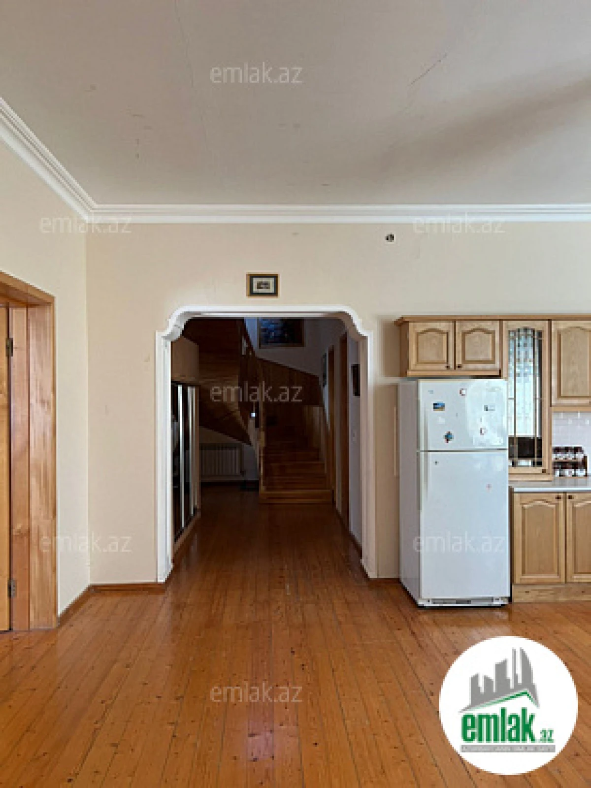 Satılır 7 otaqlı həyət evi 375 m²