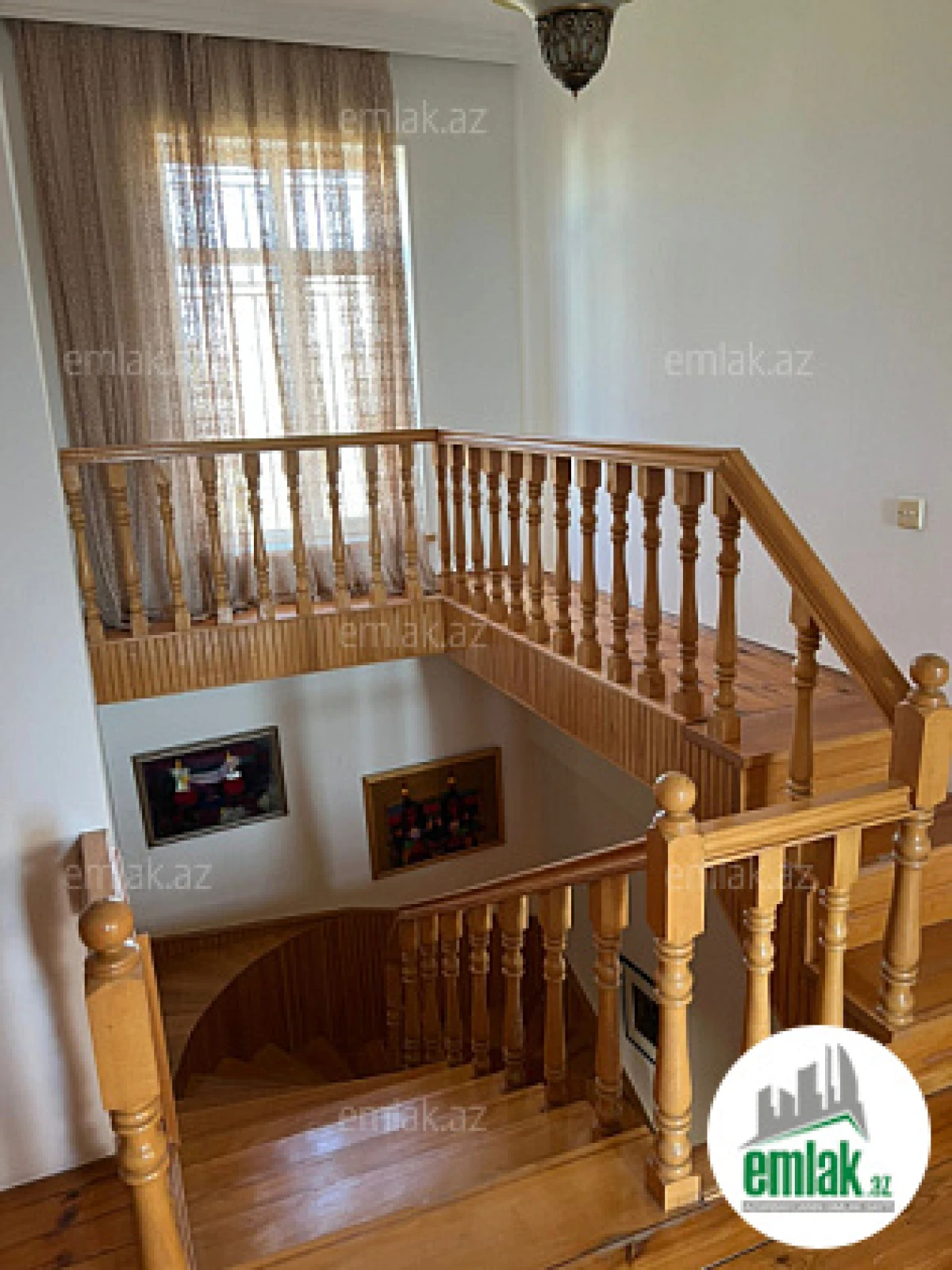 Satılır 7 otaqlı həyət evi 375 m²