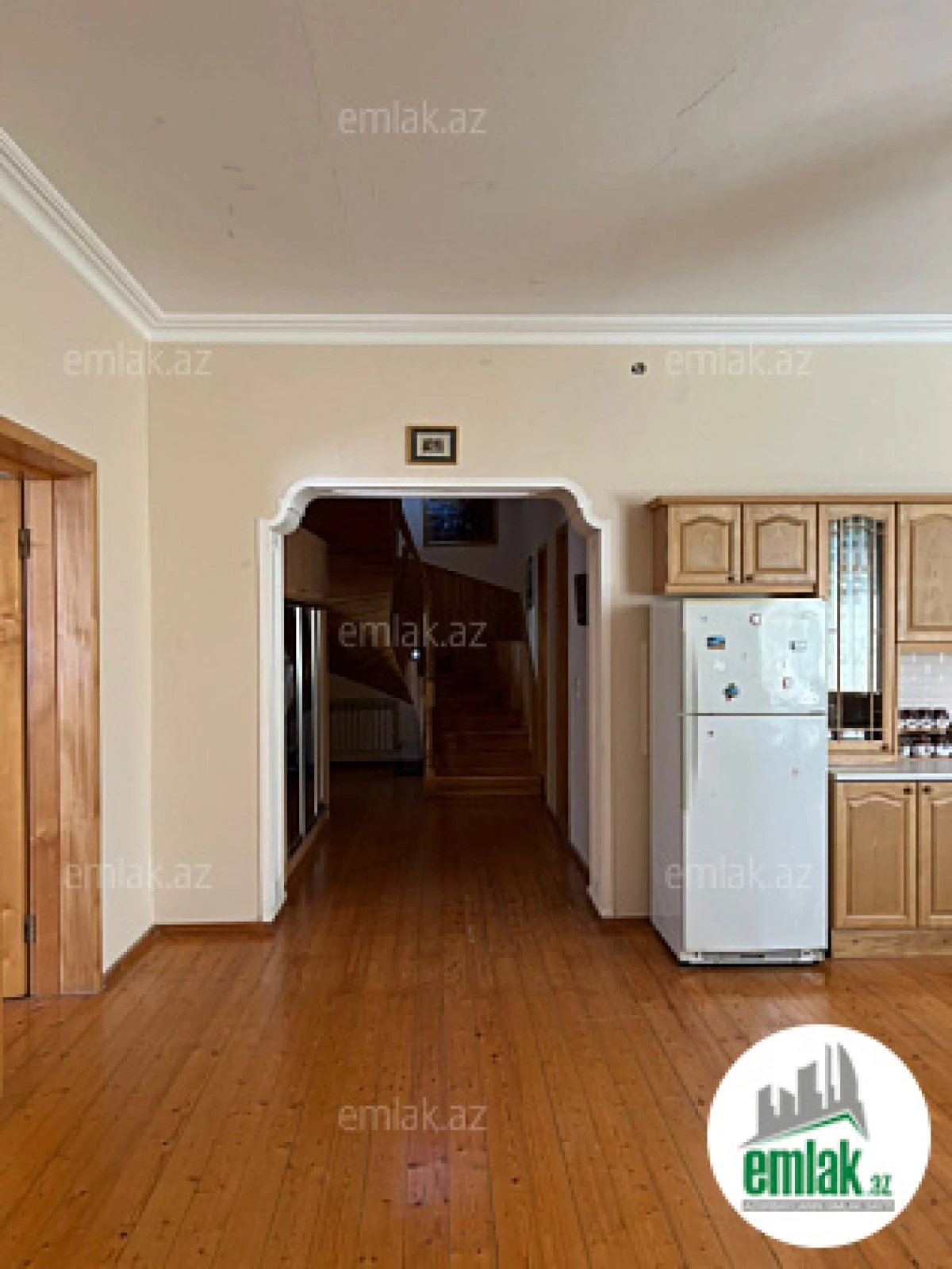 Satılır 7 otaqlı həyət evi 375 m²