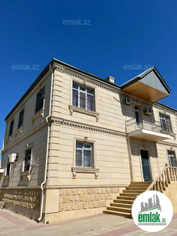 Satılır 7 otaqlı həyət evi 375 m²