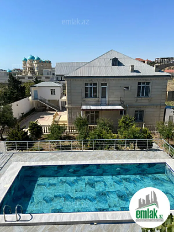 Satılır 7 otaqlı həyət evi 375 m²
