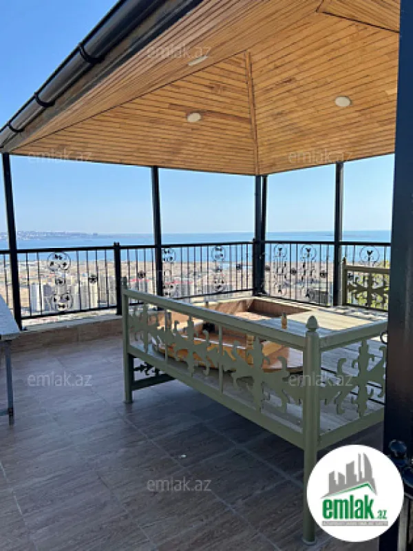 Satılır 7 otaqlı həyət evi 375 m²