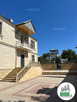 Satılır 7 otaqlı həyət evi 375 m²