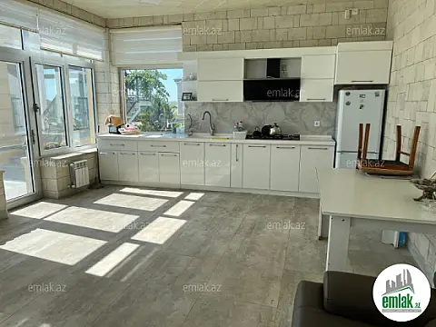 Satılır 7 otaqlı həyət evi 375 m²