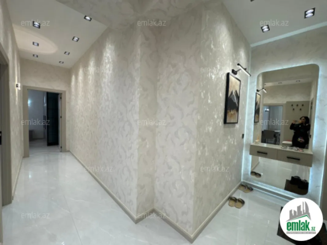 Satılır 2 otaqlı yeni tikili 80 m²