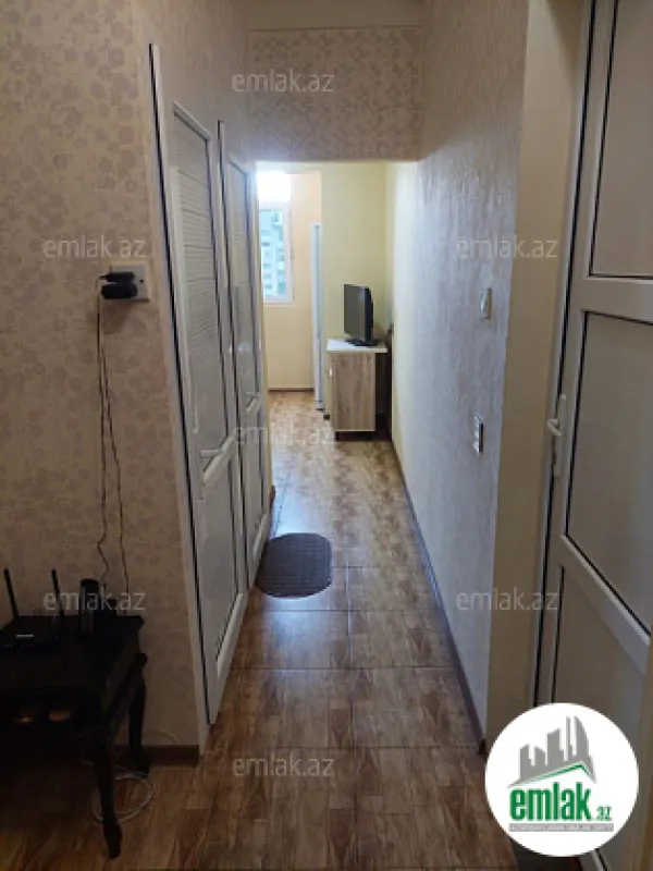 Satılır 2 otaqlı köhnə tikili 80 m²