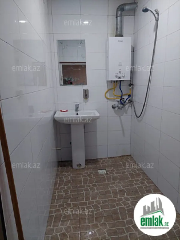 Satılır 2 otaqlı köhnə tikili 80 m²
