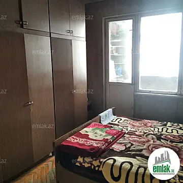 Satılır 2 otaqlı köhnə tikili 80 m²