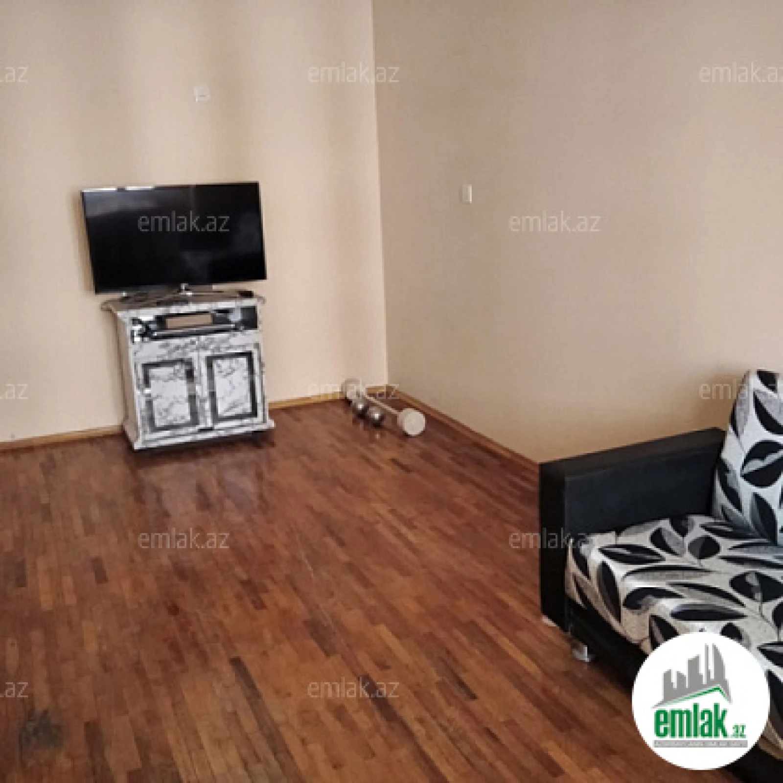 Satılır 2 otaqlı köhnə tikili 80 m²