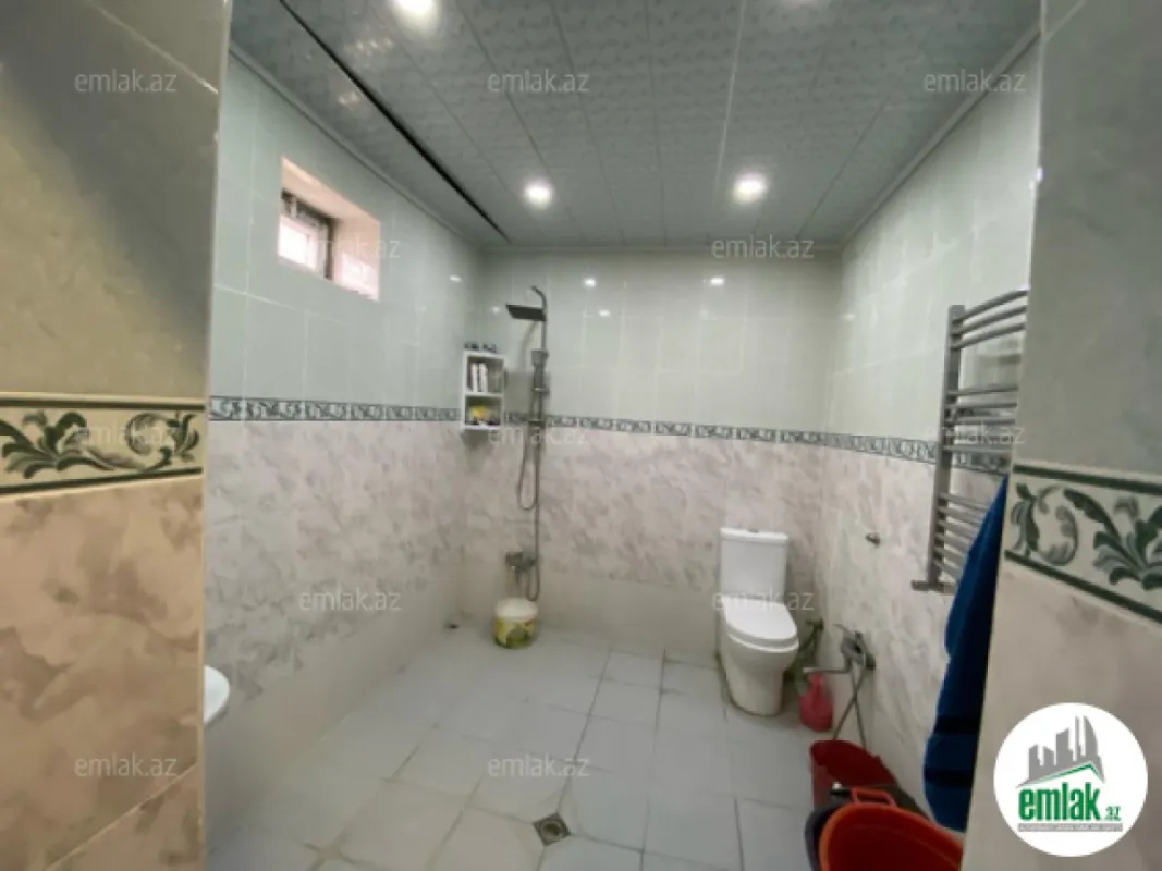 Satılır 8 otaqlı həyət evi 150 m²