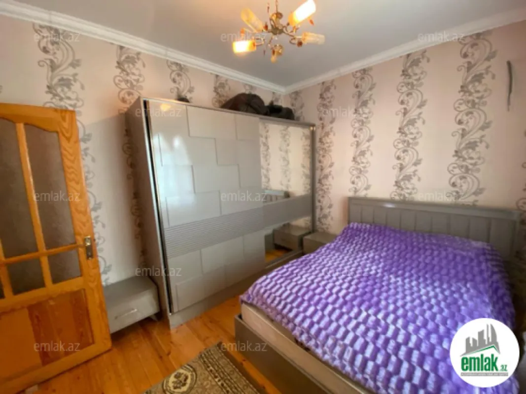 Satılır 8 otaqlı həyət evi 150 m²