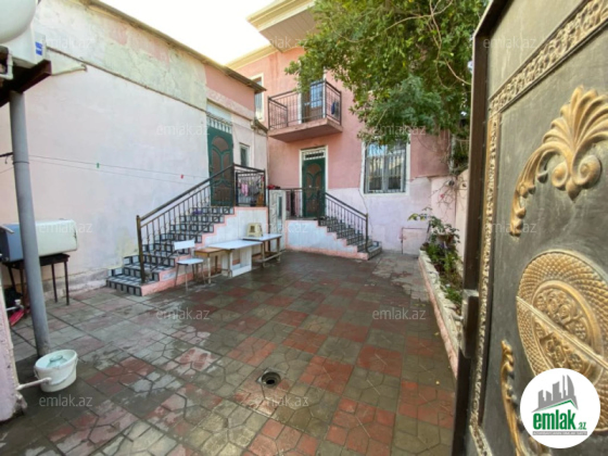 Satılır 8 otaqlı həyət evi 150 m²