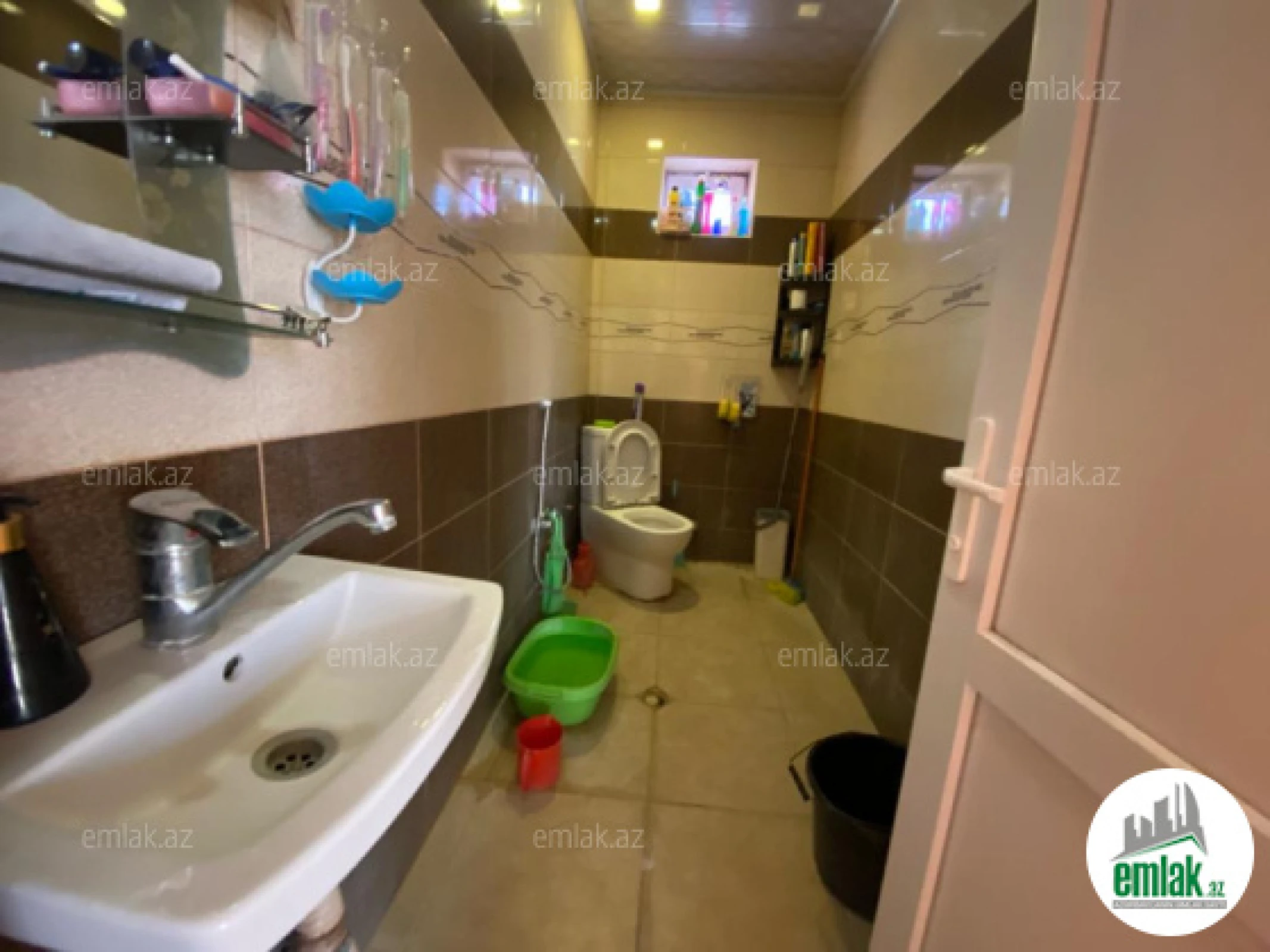 Satılır 8 otaqlı həyət evi 150 m²