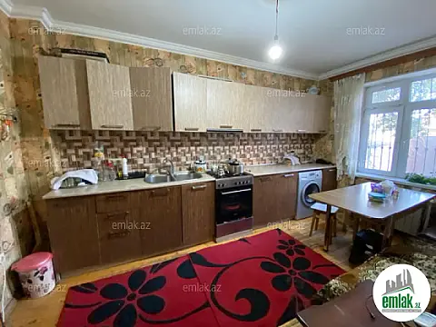 Satılır 8 otaqlı həyət evi 150 m²