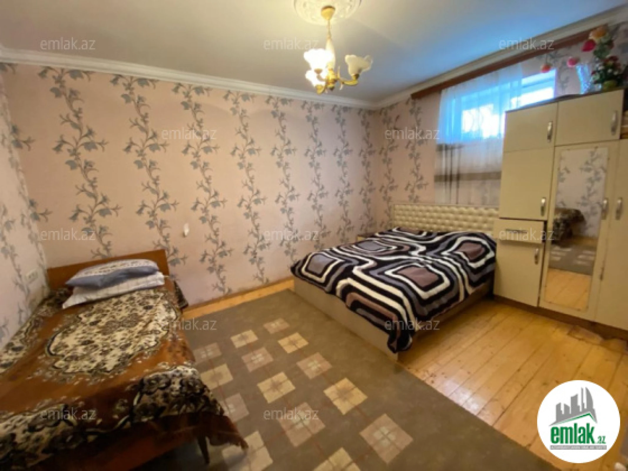 Satılır 8 otaqlı həyət evi 150 m²