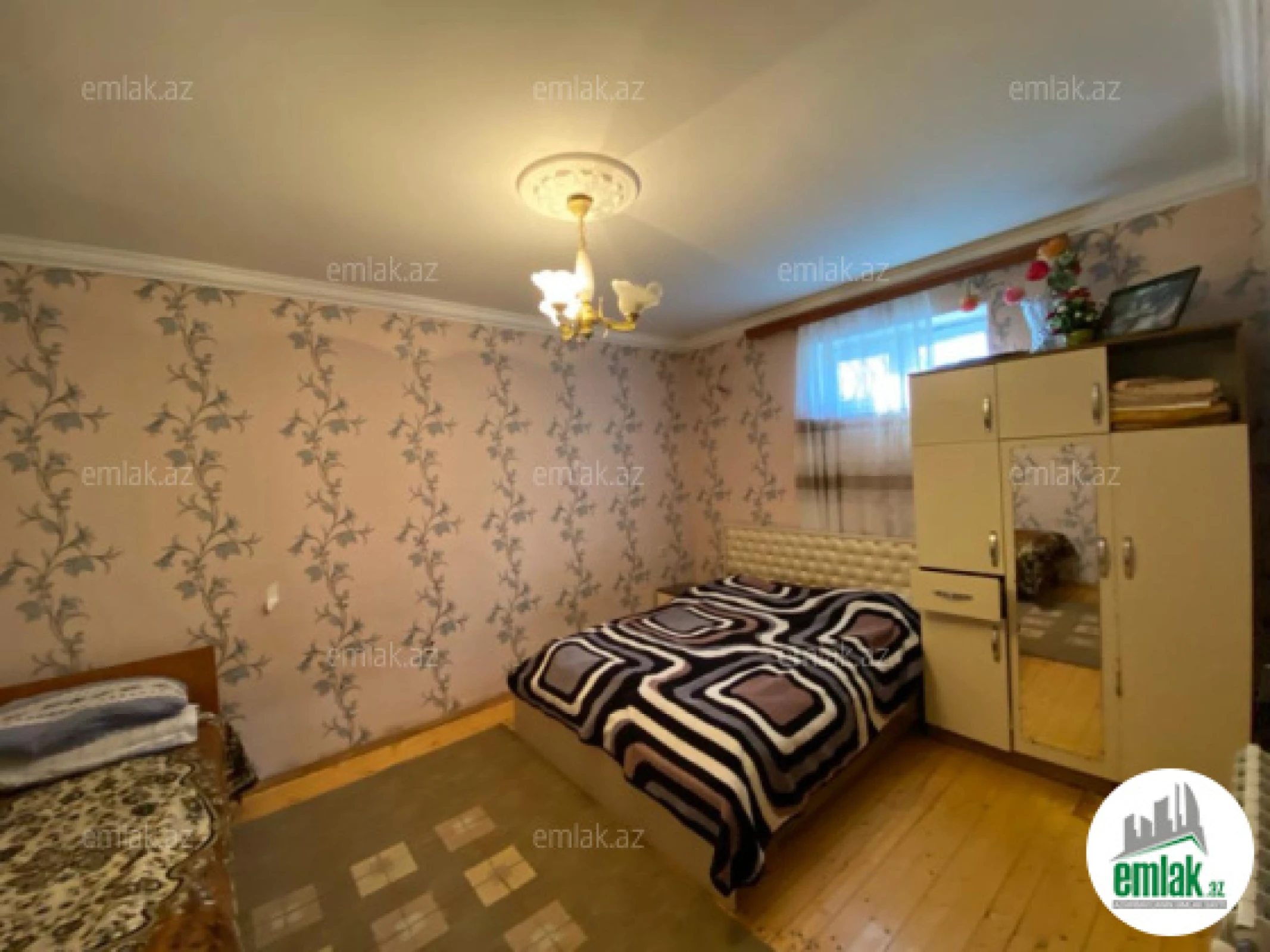 Satılır 8 otaqlı həyət evi 150 m²