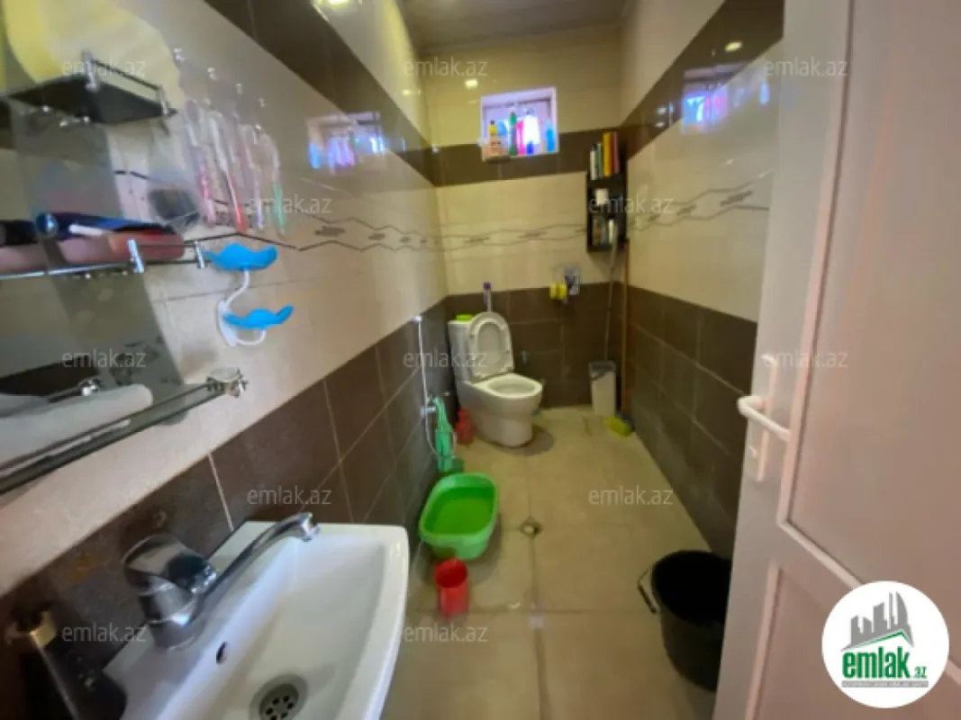 Satılır 8 otaqlı həyət evi 150 m²