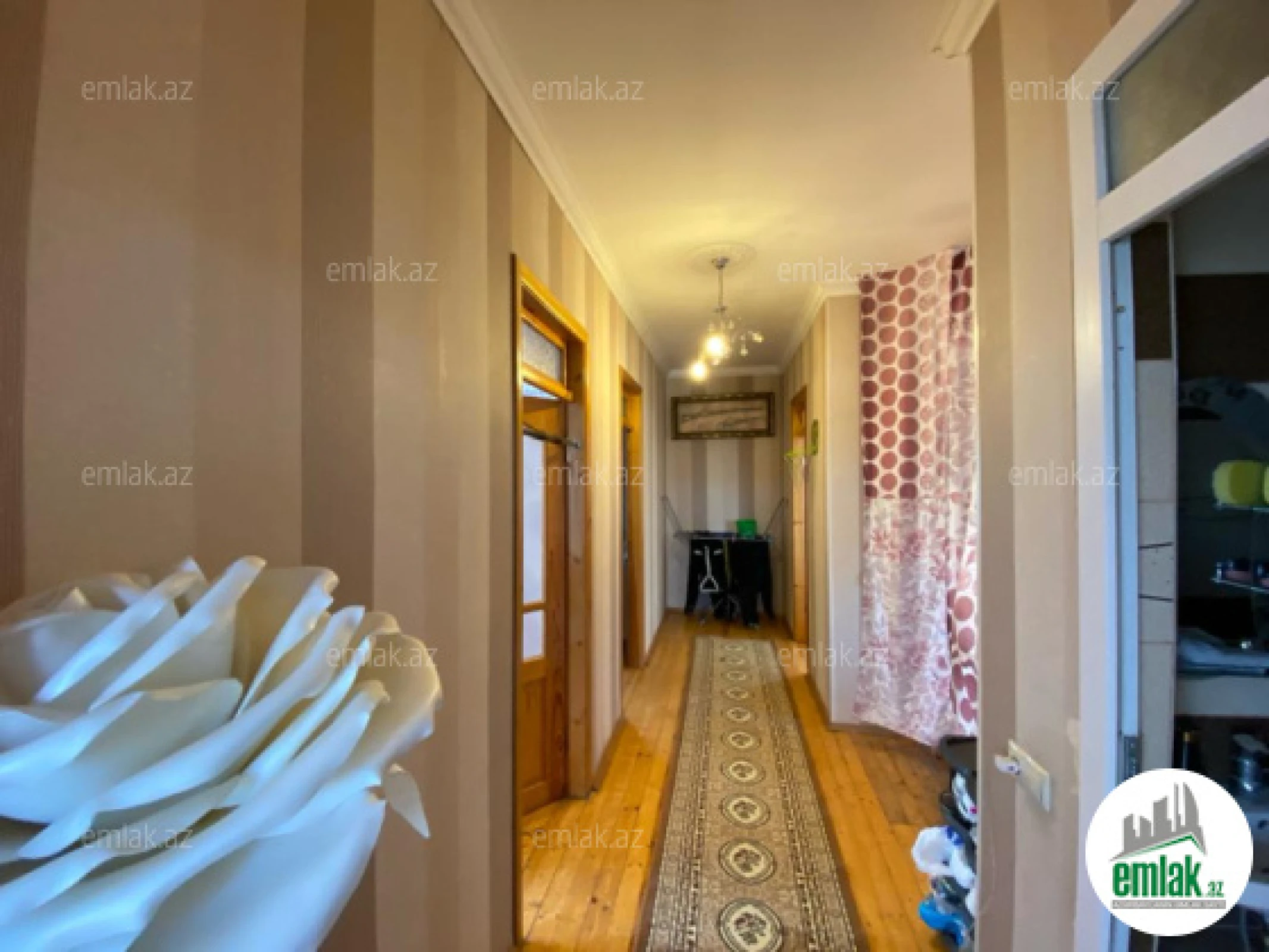 Satılır 8 otaqlı həyət evi 150 m²