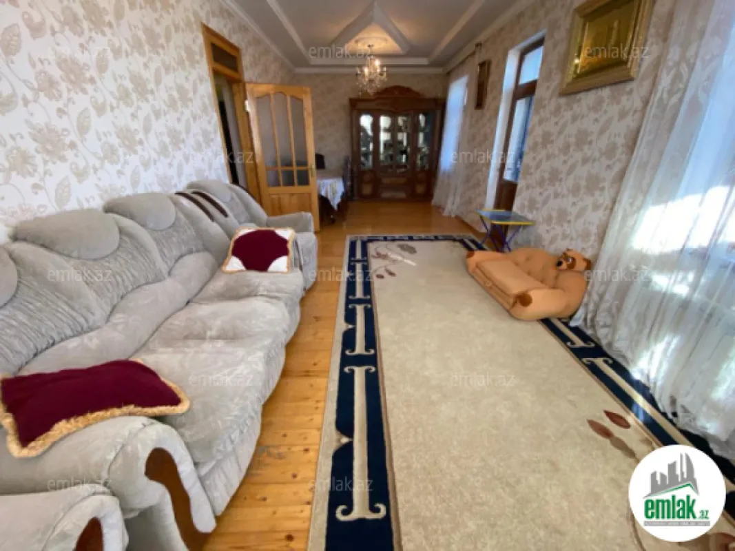 Satılır 8 otaqlı həyət evi 150 m²