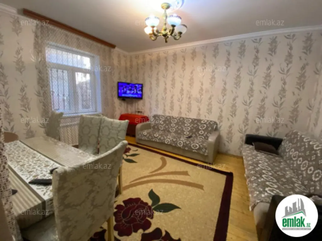 Satılır 8 otaqlı həyət evi 150 m²