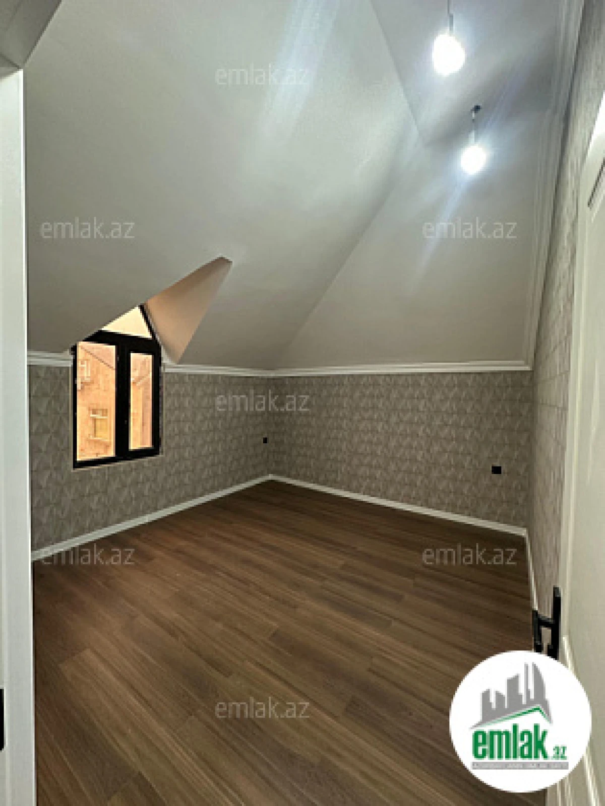 Satılır 6 otaqlı həyət evi 220 m²