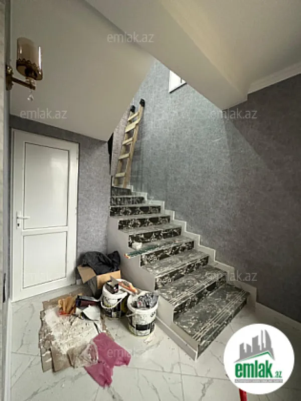 Satılır 6 otaqlı həyət evi 220 m²