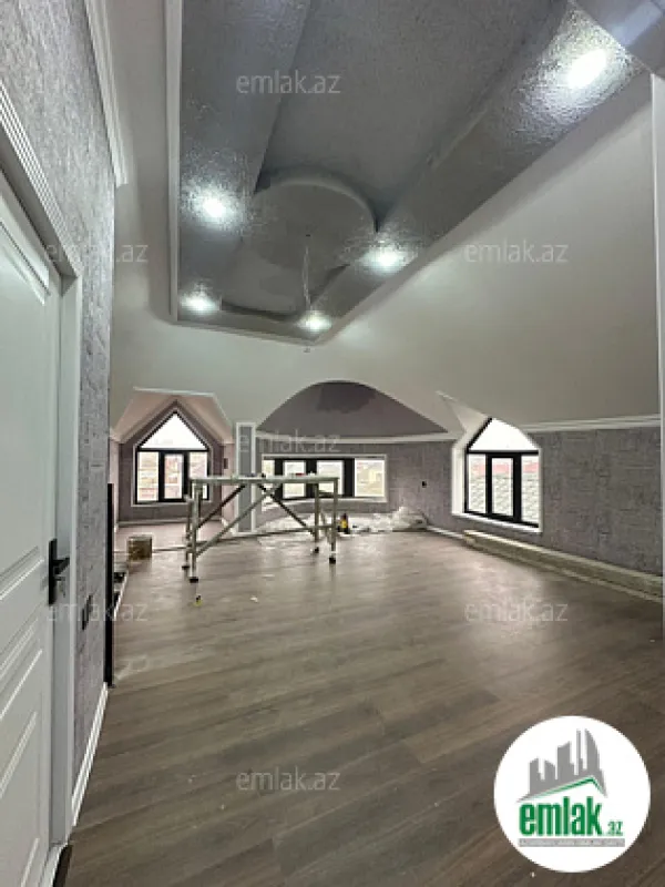 Satılır 6 otaqlı həyət evi 220 m²