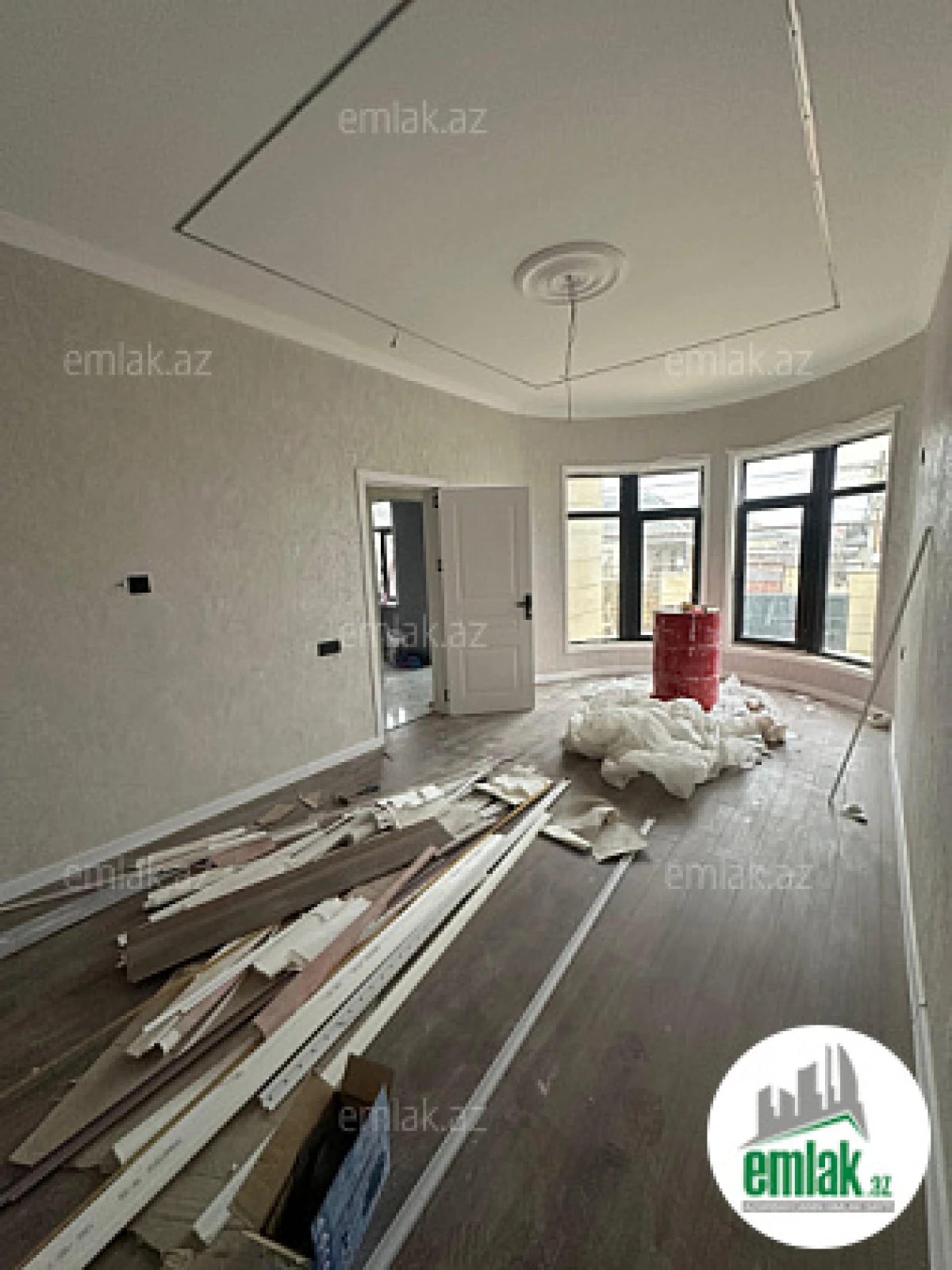 Satılır 6 otaqlı həyət evi 220 m²
