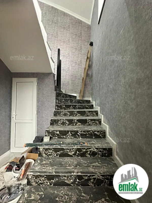 Satılır 6 otaqlı həyət evi 220 m²