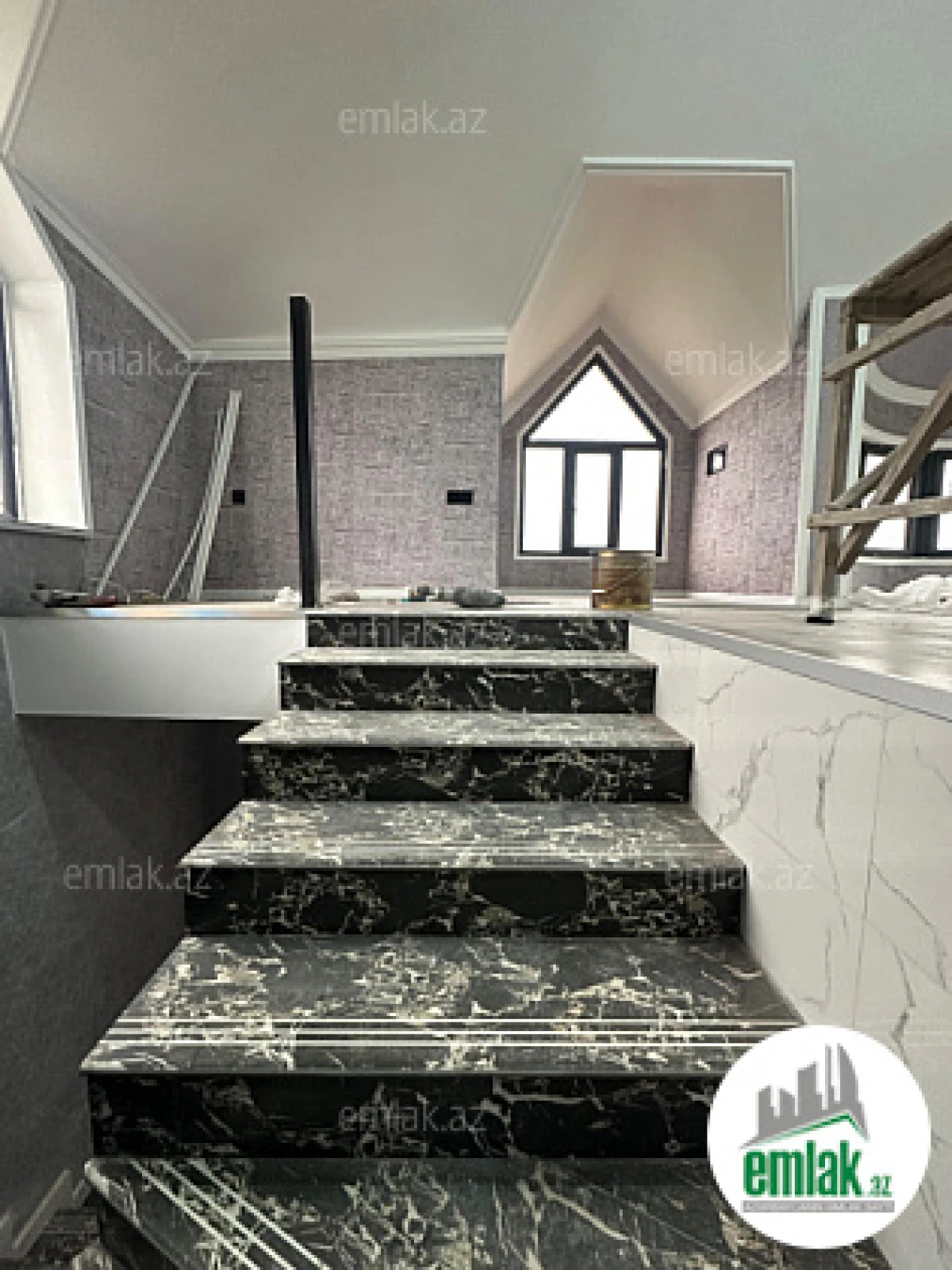 Satılır 6 otaqlı həyət evi 220 m²