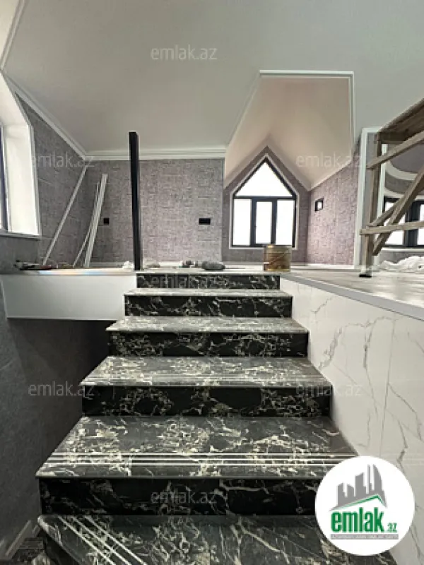 Satılır 6 otaqlı həyət evi 220 m²