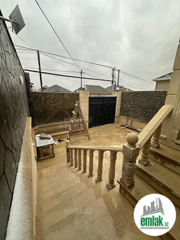 Satılır 6 otaqlı həyət evi 220 m²