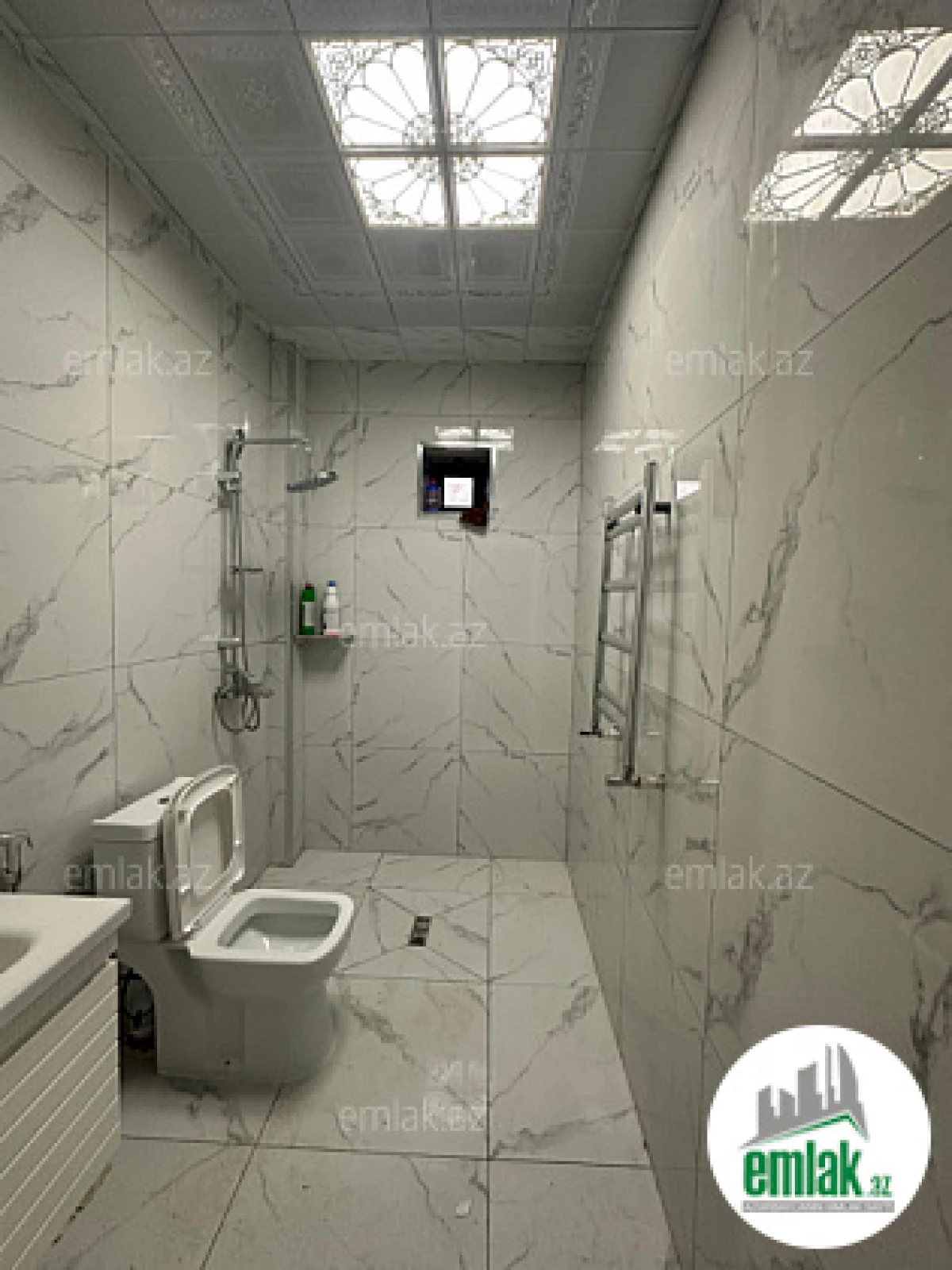 Satılır 6 otaqlı həyət evi 220 m²