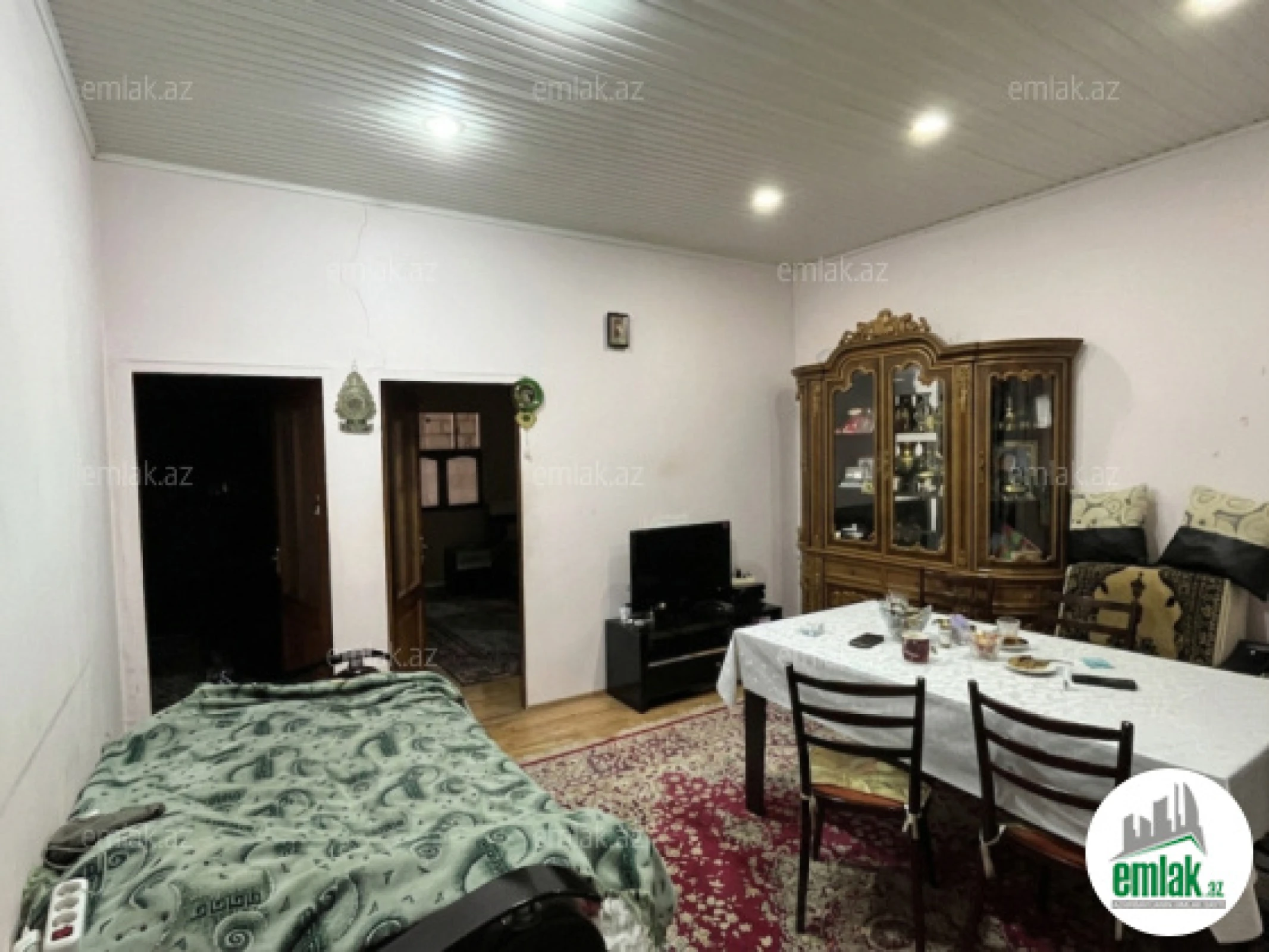 Satılır 4 otaqlı mənzil 100 m²