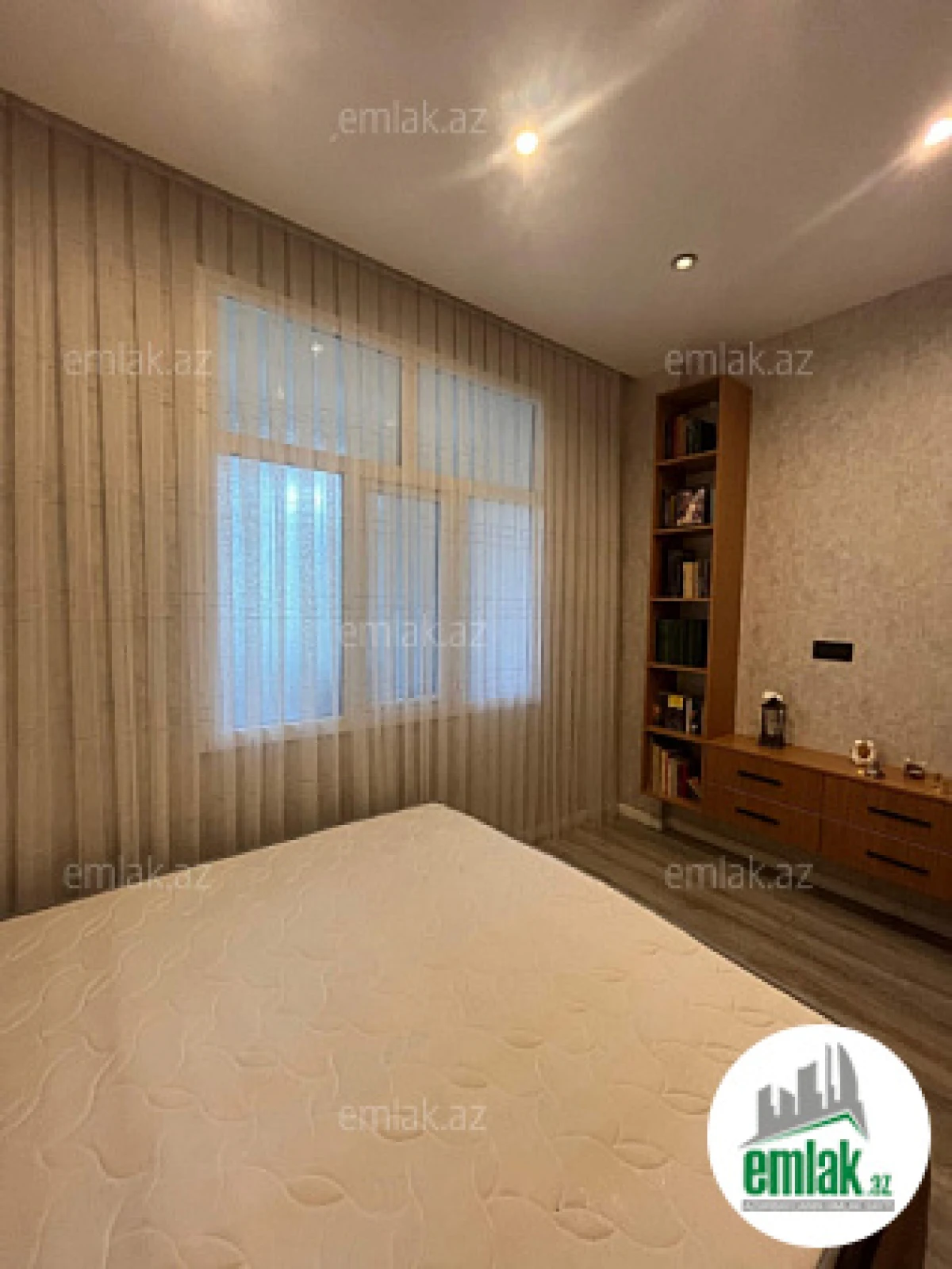 Satılır 3 otaqlı yeni tikili 70 m²