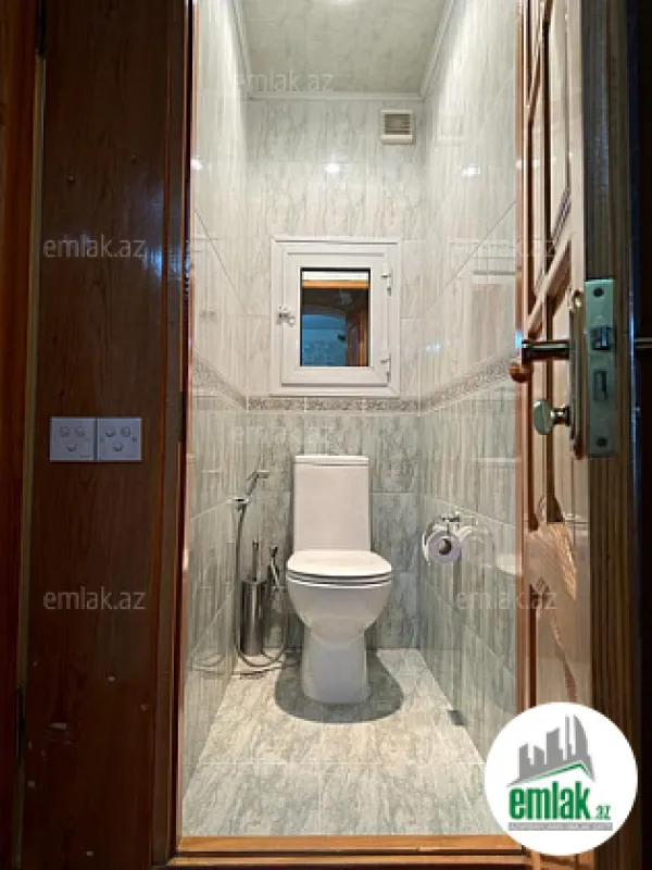 Satılır 4 otaqlı köhnə tikili 105 m²