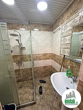 Satılır 3 otaqlı köhnə tikili 68 m²