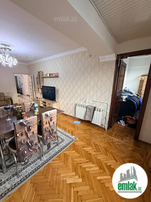 Satılır 3 otaqlı köhnə tikili 68 m²