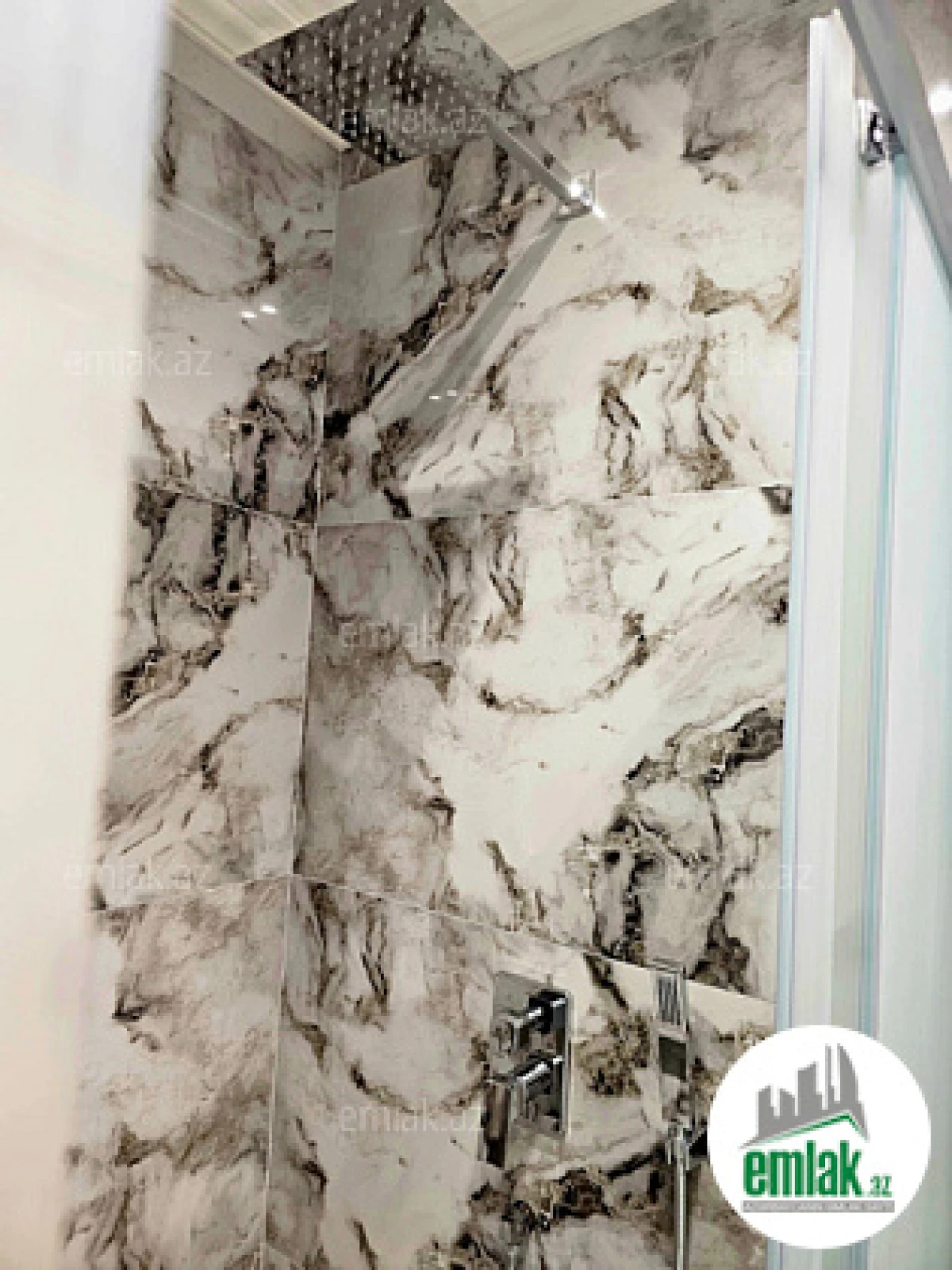 Satılır 2 otaqlı köhnə tikili 55 m²