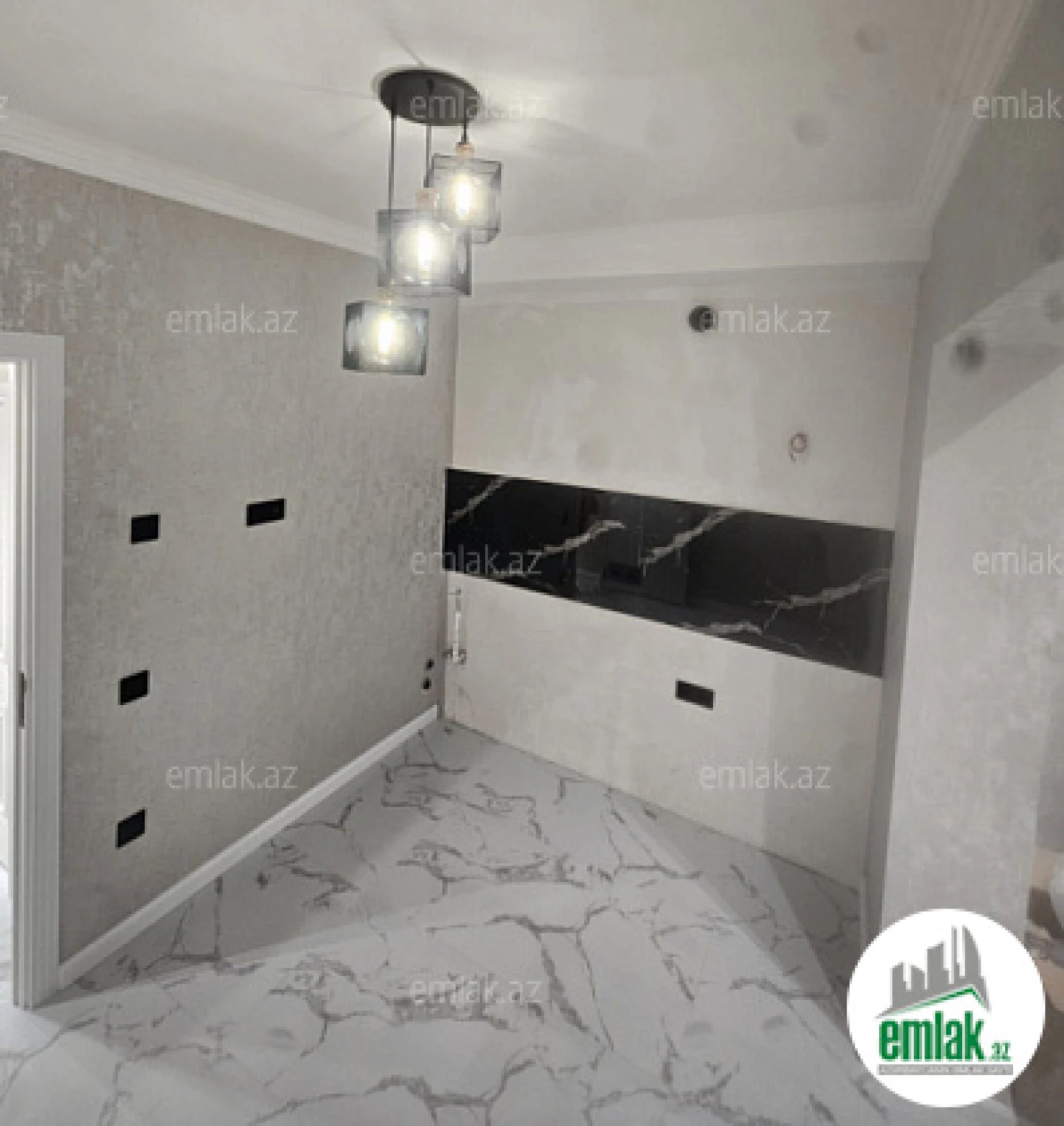 Satılır 2 otaqlı köhnə tikili 55 m²