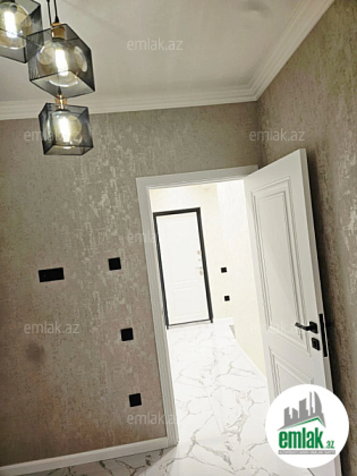 Satılır 2 otaqlı köhnə tikili 55 m²