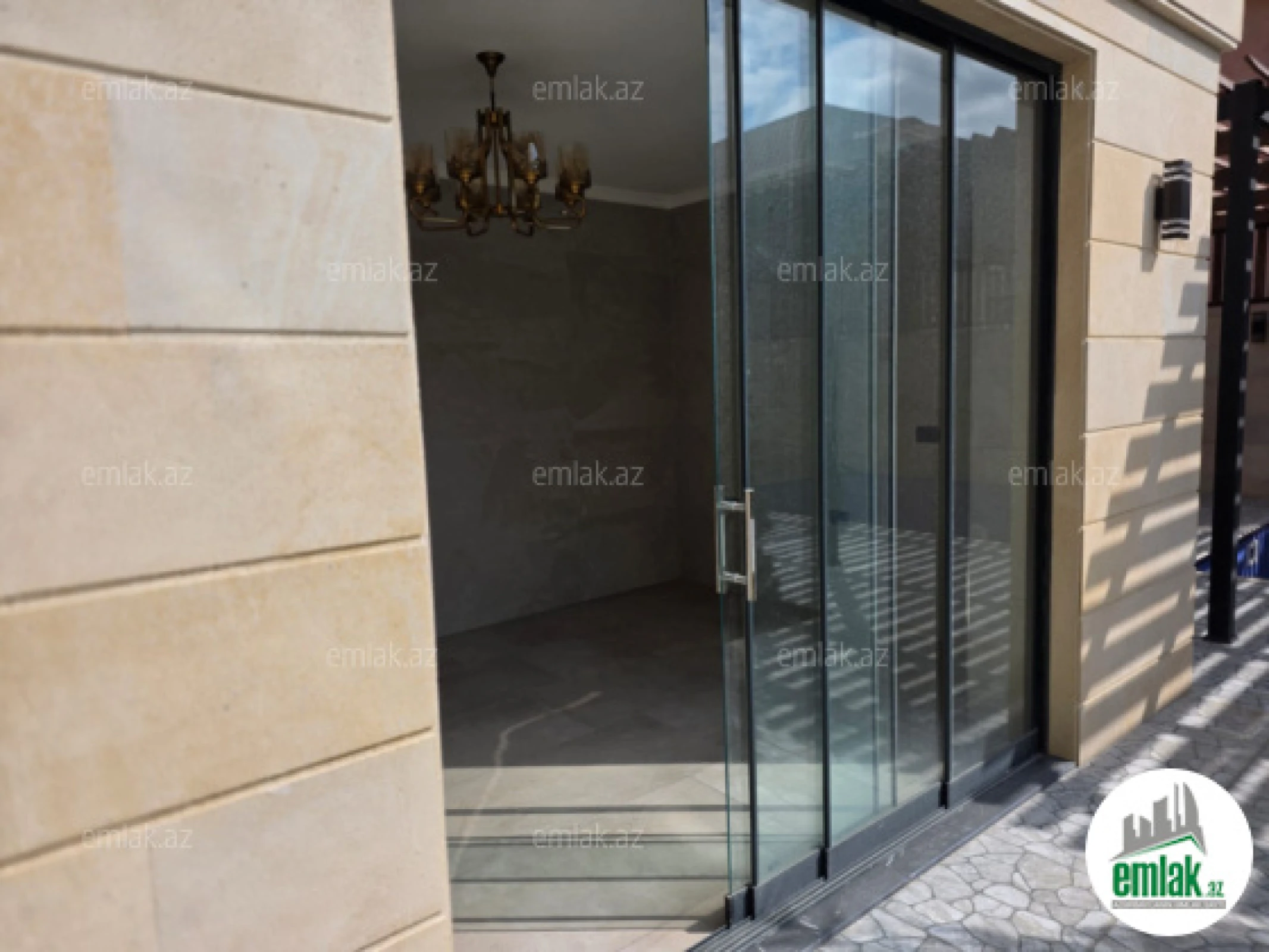 Satılır 6 otaqlı həyət evi 520 m²