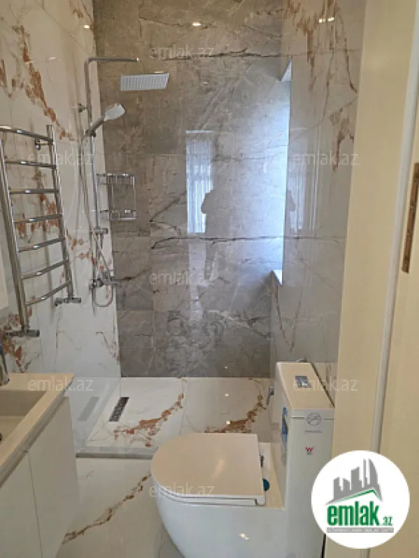 Satılır 6 otaqlı həyət evi 520 m²