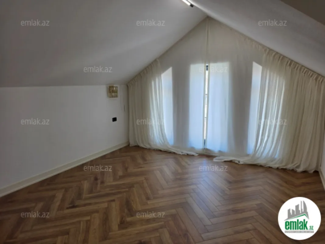 Satılır 6 otaqlı həyət evi 520 m²