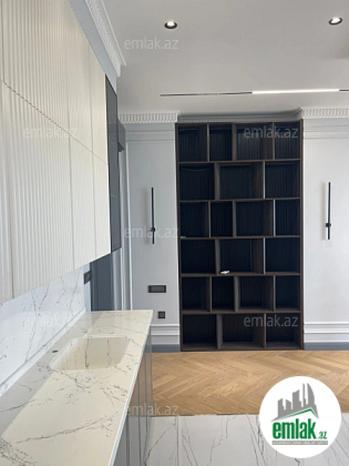 Satılır 2 otaqlı yeni tikili 102 m²