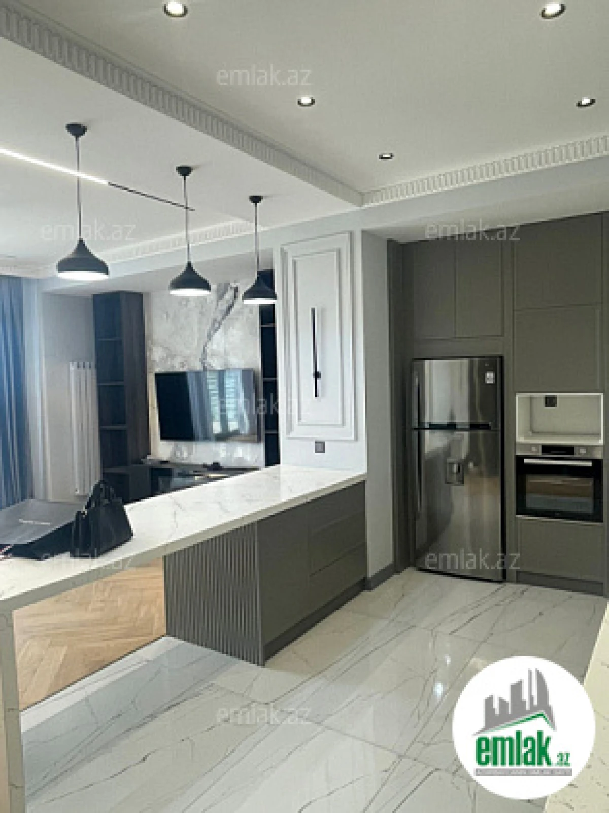 Satılır 2 otaqlı yeni tikili 102 m²