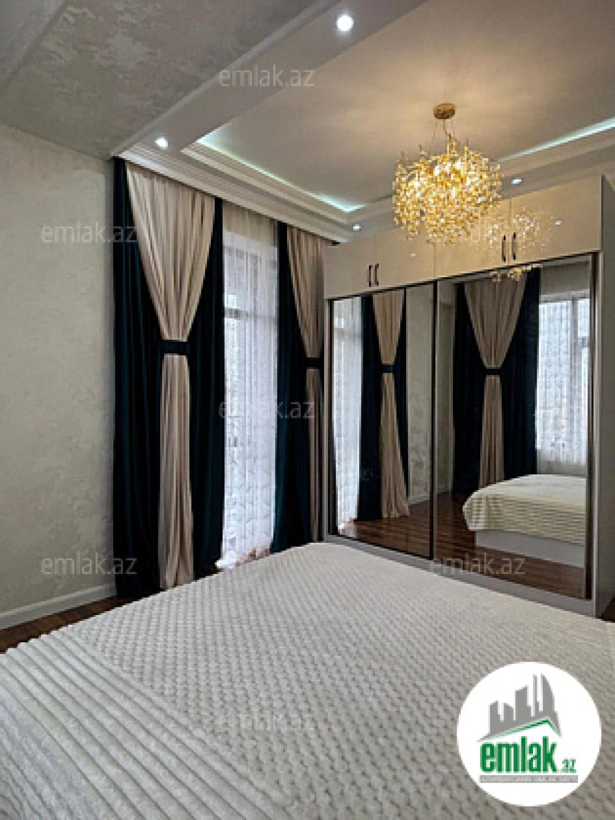 Satılır 3 otaqlı yeni tikili 80 m²