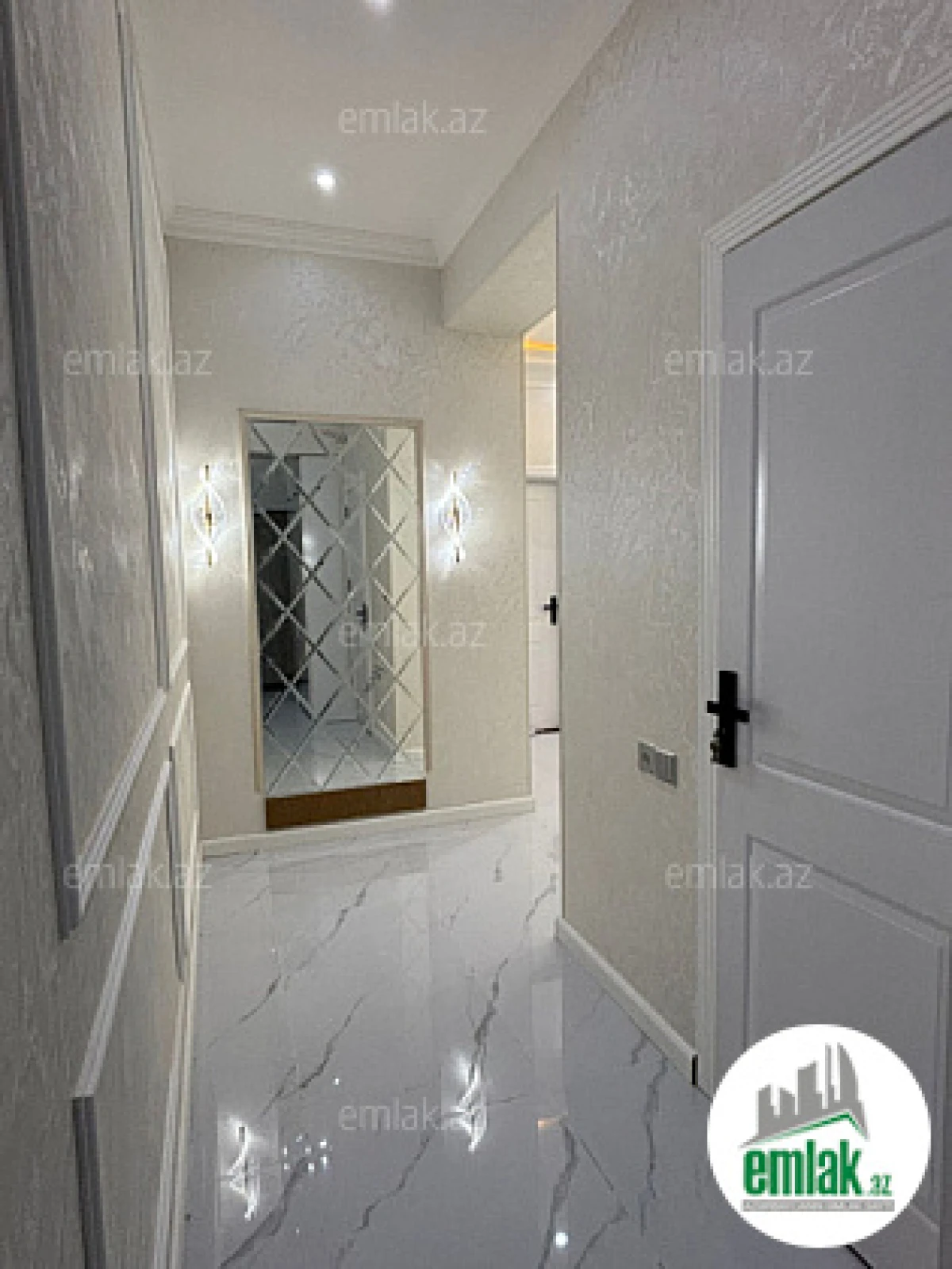 Satılır 3 otaqlı yeni tikili 80 m²