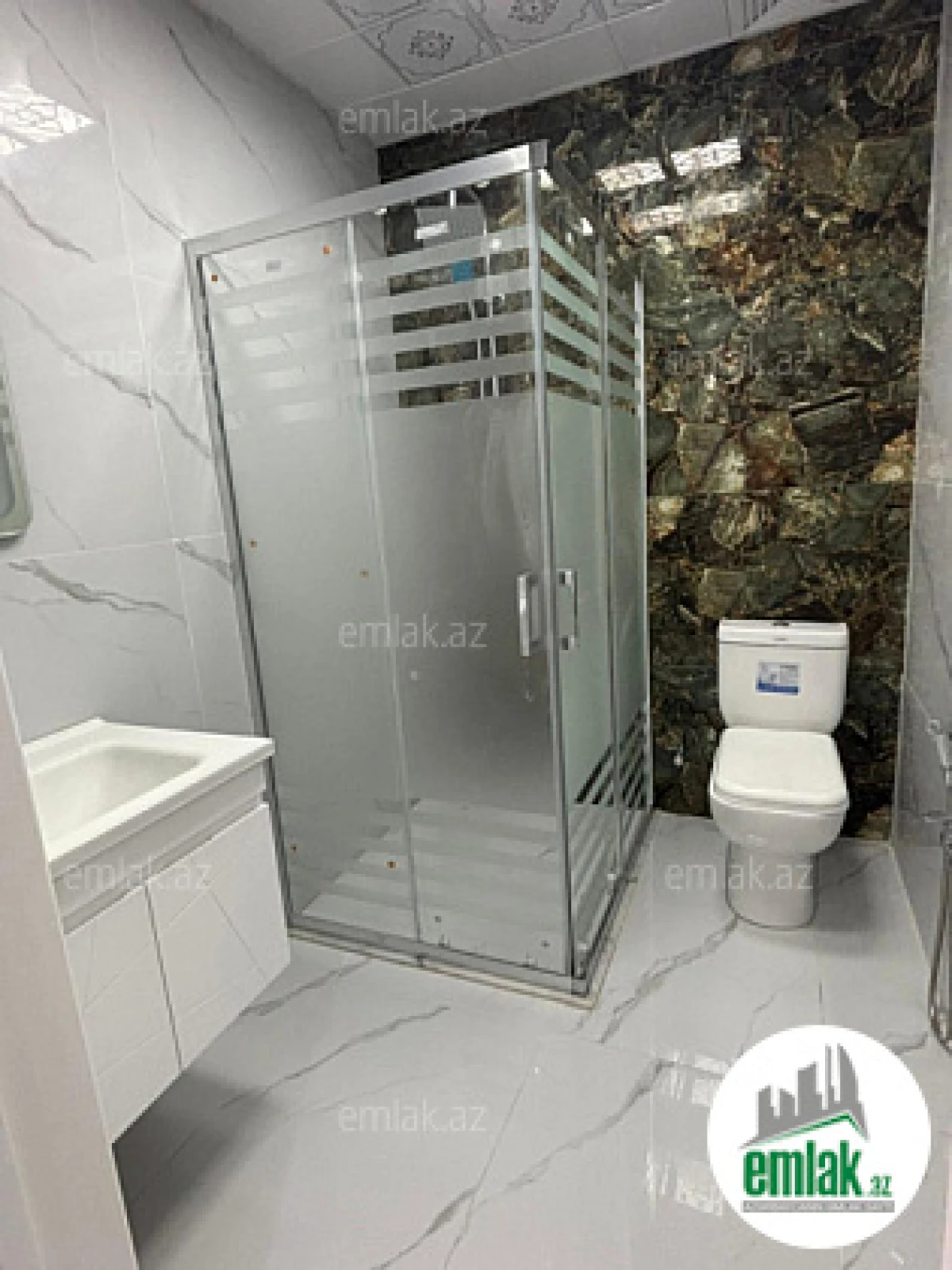 Satılır 3 otaqlı yeni tikili 80 m²