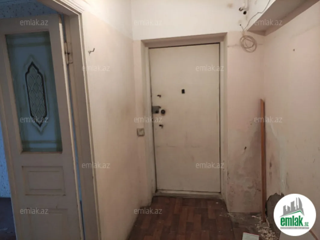 Satılır 3 otaqlı köhnə tikili 80 m²